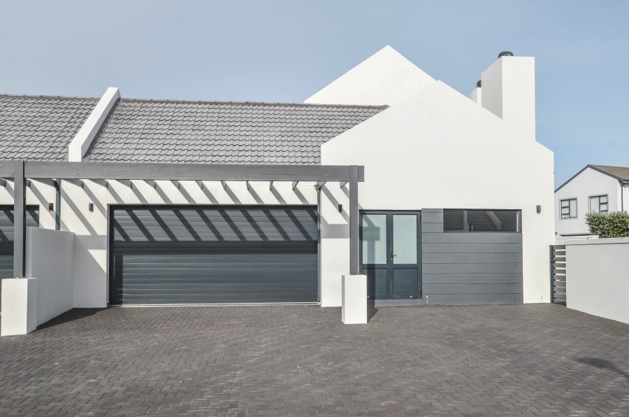 3 Bedroom Property for Sale in Yzerfontein Western Cape